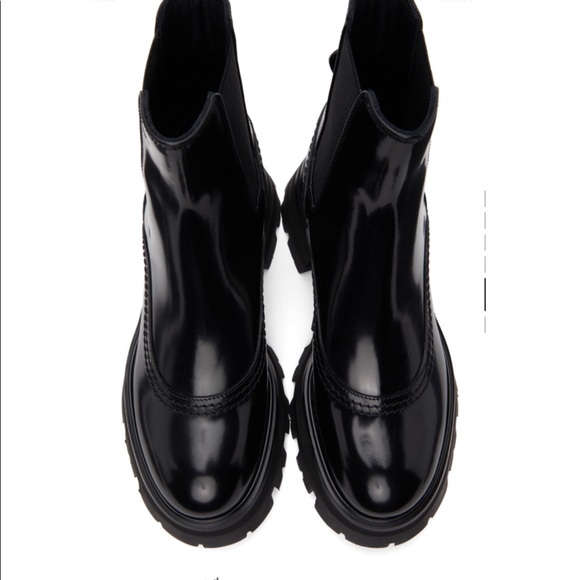 Alexander McQueen Wander Chelsea Boots - Picture 6 of 9